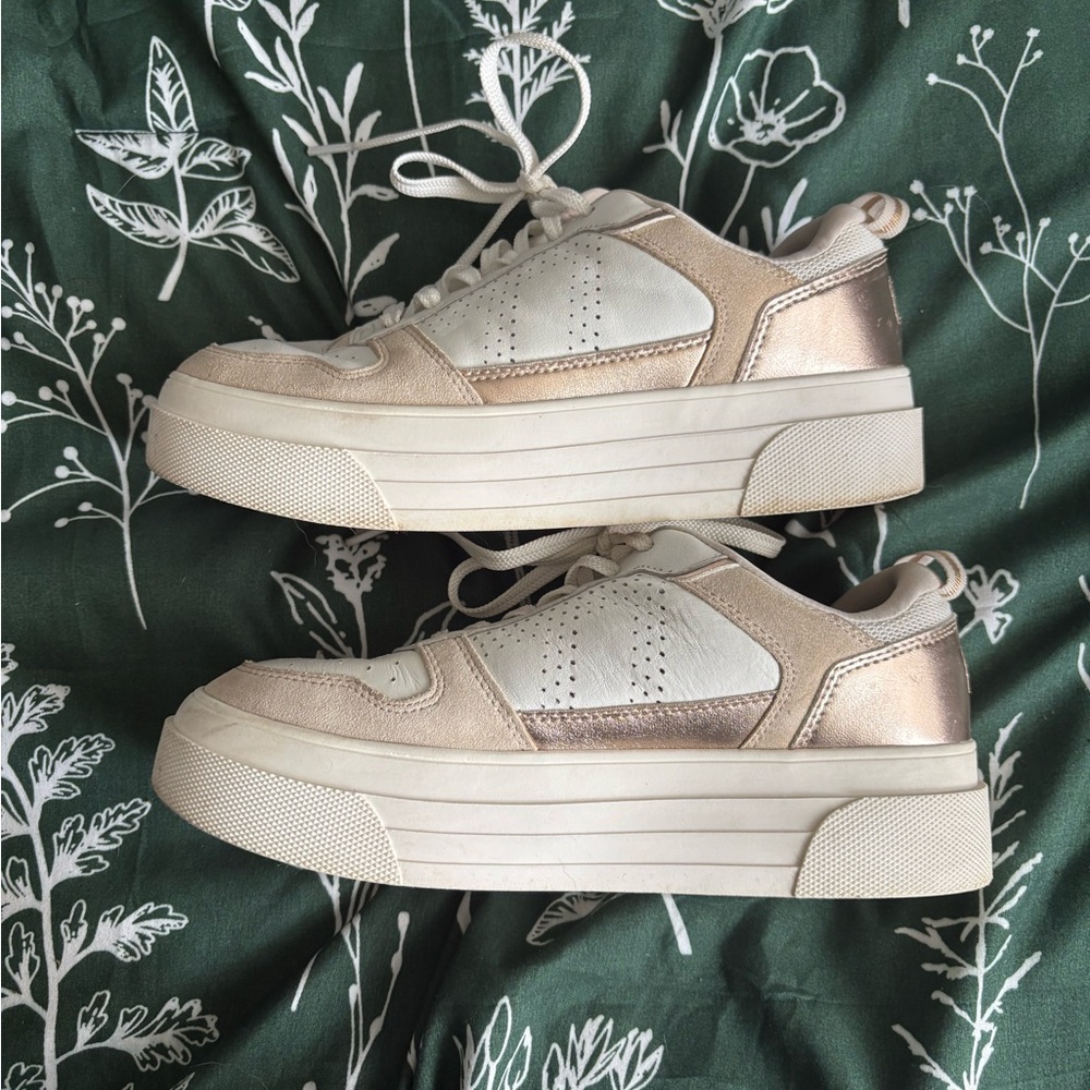 🩵 2 for $30 🩵 Le Tigre Sportif Cream and Rose Gold Casual Sneakers - Picture 3 of 5